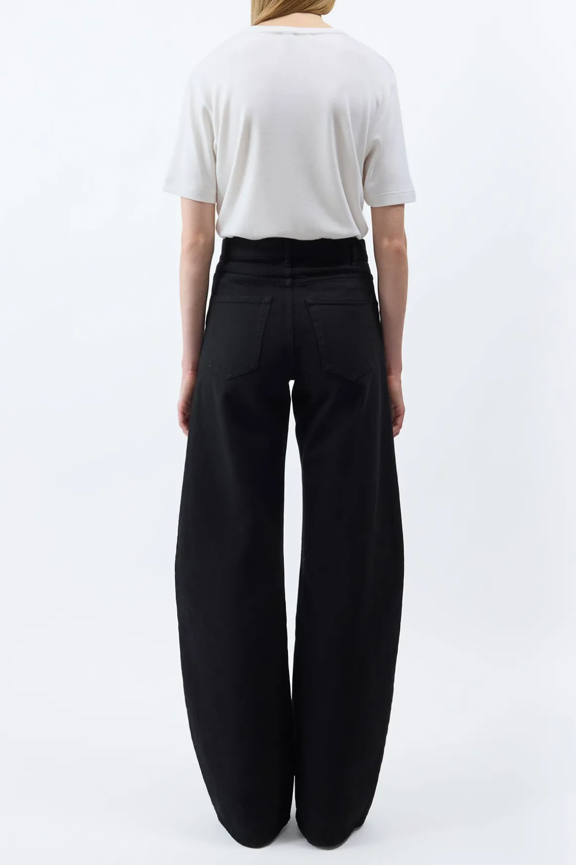 Amoret Barrel-leg Jean in Black Recycled Cotton Denim