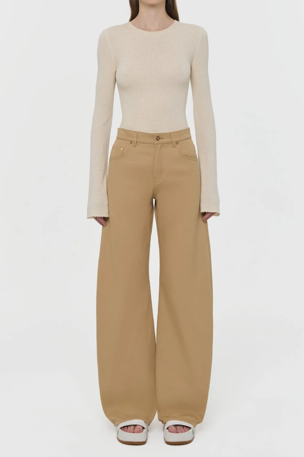 Amoret Barrel-leg Jean in Camel Sea Island Cotton Twill