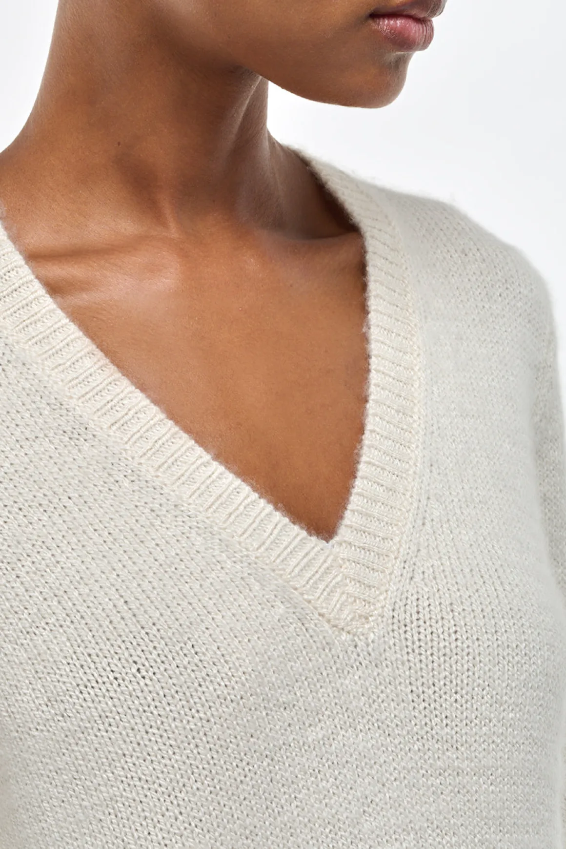 Isiah Knit V-Neck Sweater in Ivory Cashmere