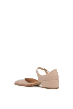 Riley Sandal in Nude Leather