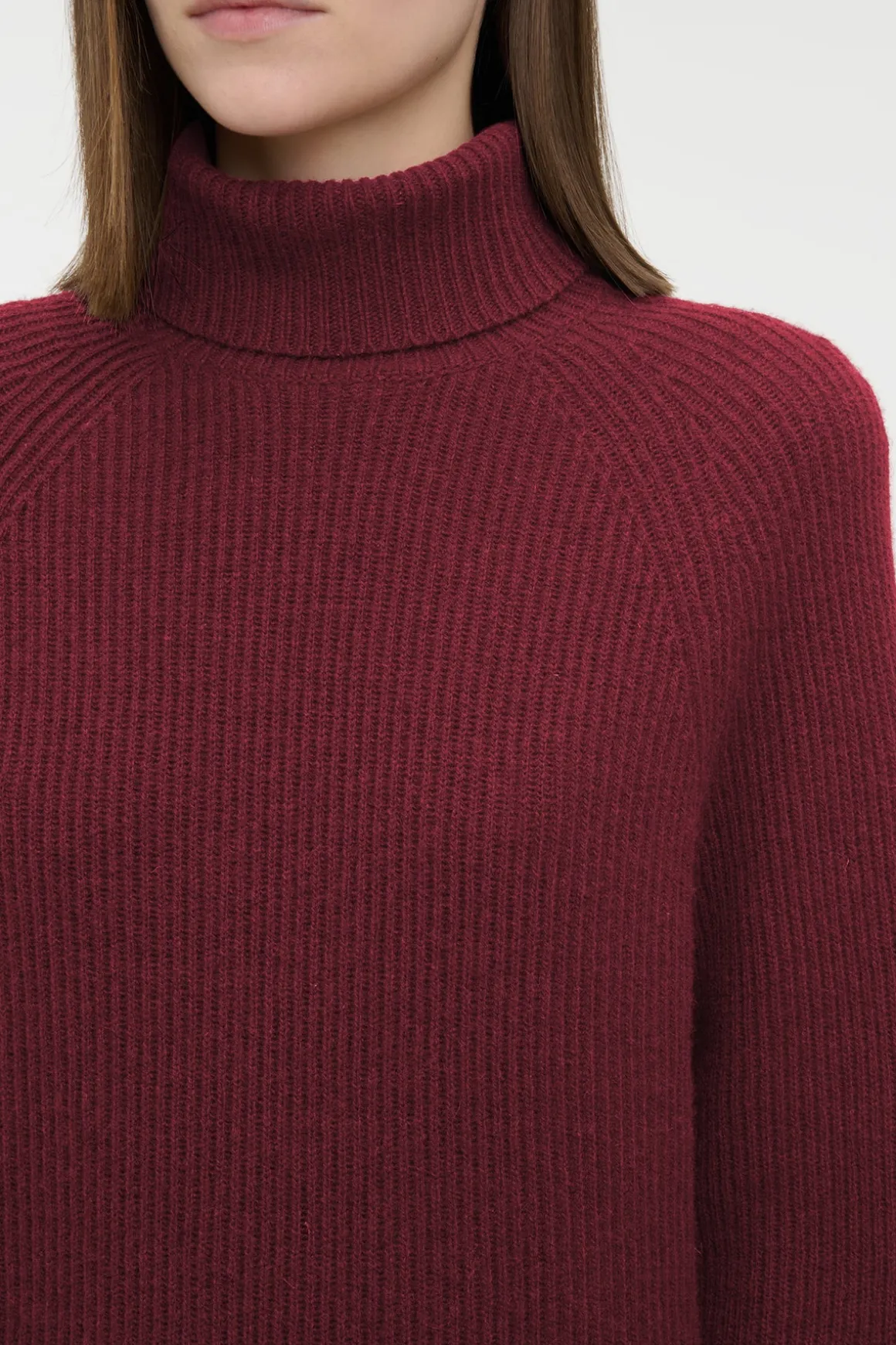 Wigman Knit Turtleneck Sweater in Bordeaux Cashmere